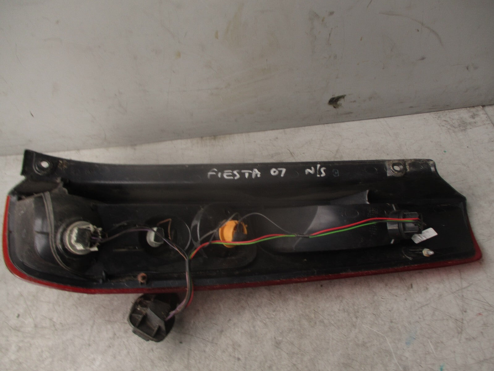 2007 FORD FIESTA MK6 NSR PASSENGER SIDE REAR TAIL LIGHT TAIL LAMP 6S6113405B