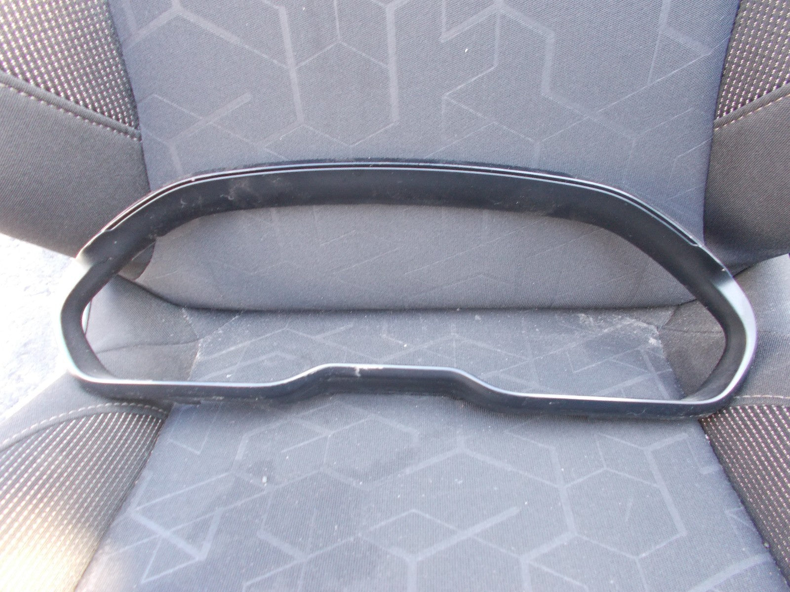PEUGEOT 2008 SPEEDO CLUSTER SURROUND TRIM COVER 9673859177