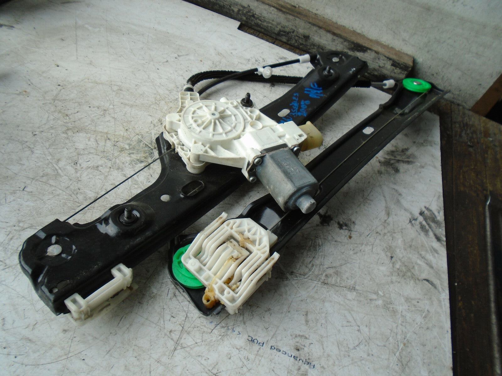 BMW 3 SERIES 2008 E90 NSF PASSENGER SIDE FRONT WINDOW MOTOR REGULATOR 6927027