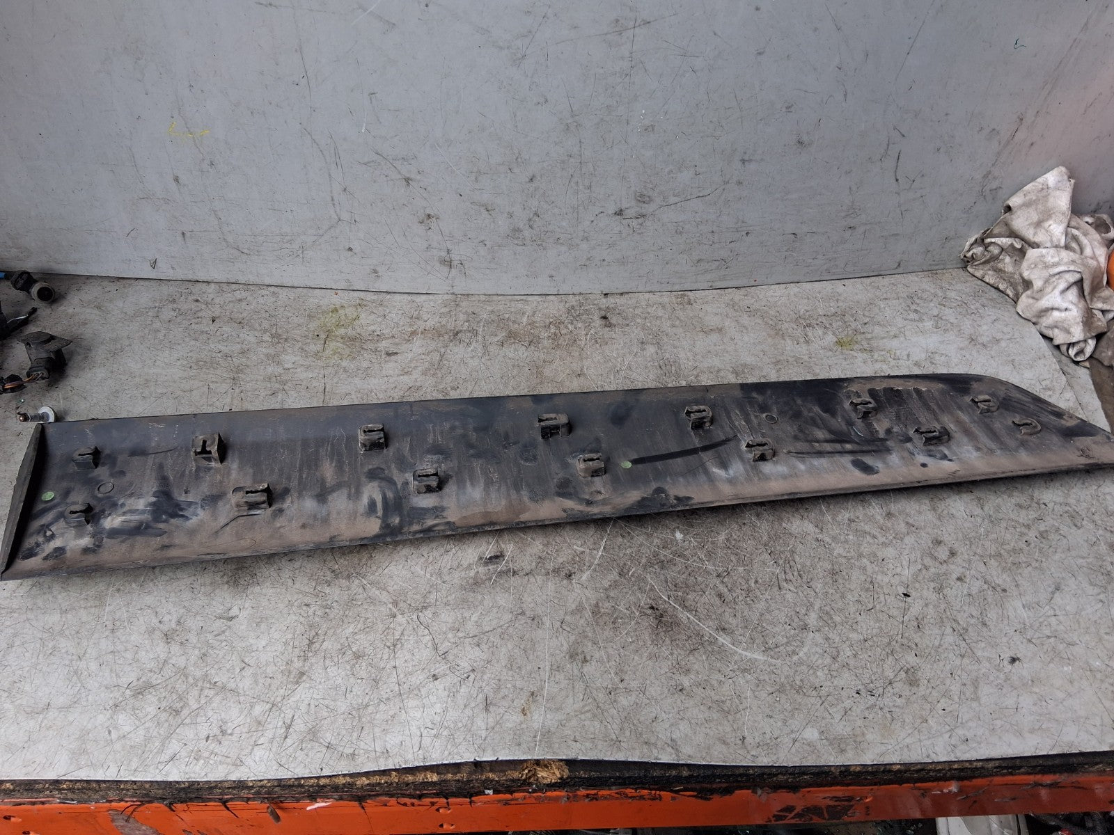 2009 PEUGEOT PARTNER NSF PASSENGER SIDE FRONT DOOR MOULDING TRIM 9682859377