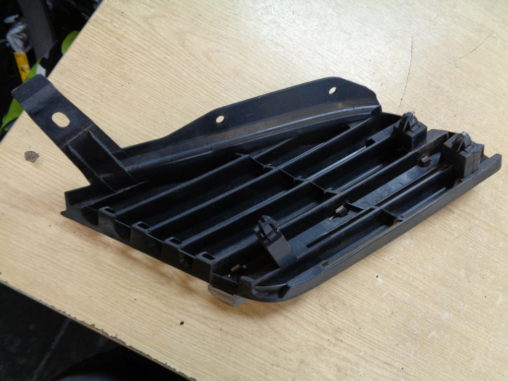 NISSAN PRIMERA P12 2004 FRONT BUMPER GRILL LEFT SIDE 62330 AU300