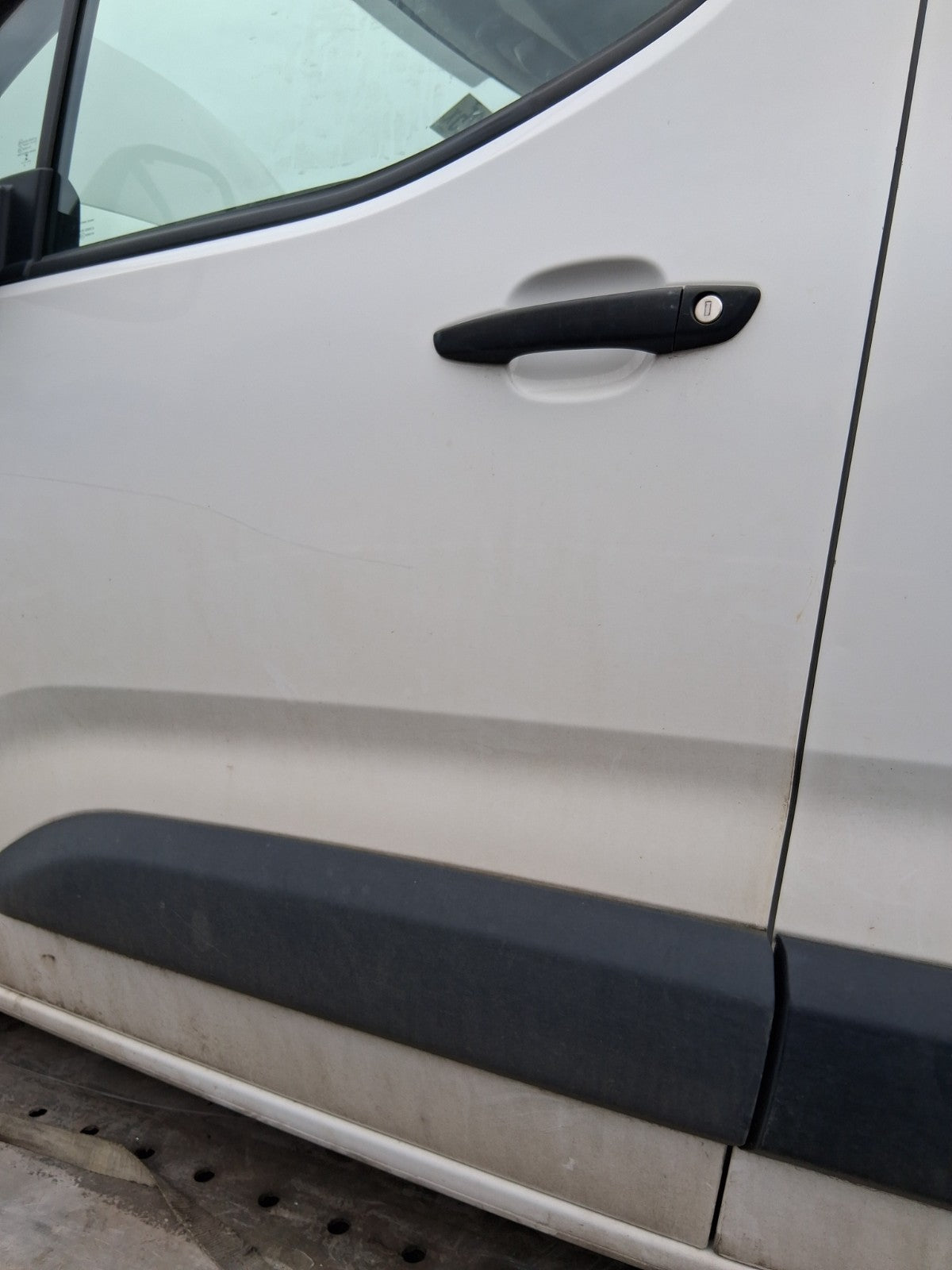2020 VAUXHALL COMBO E MK4 NSF PASSENGER SIDE FRONT BARE LEFT DOOR WHITE K2E0