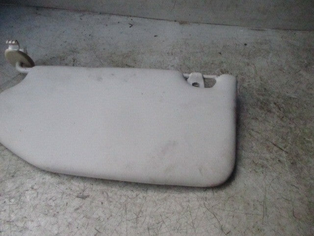 2017 FORD KA PLUS OSF DRIVER SIDE FRONT  SUN VISOR