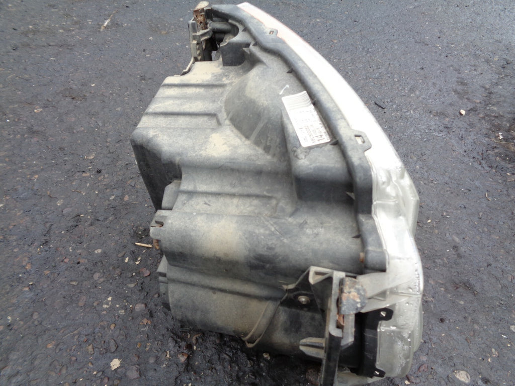 LAND ROVER DISCOVERY 3 N/S PASSENGER SIDE HEADLIGHT XBC500052
