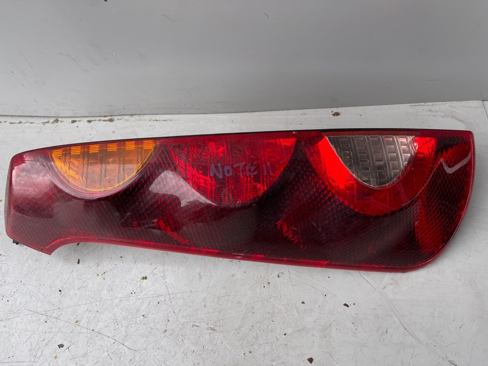 2011 NISSAN NOTE PASSENGER SIDE LEFT NEARSIDE REAR LIGHT 220-16752