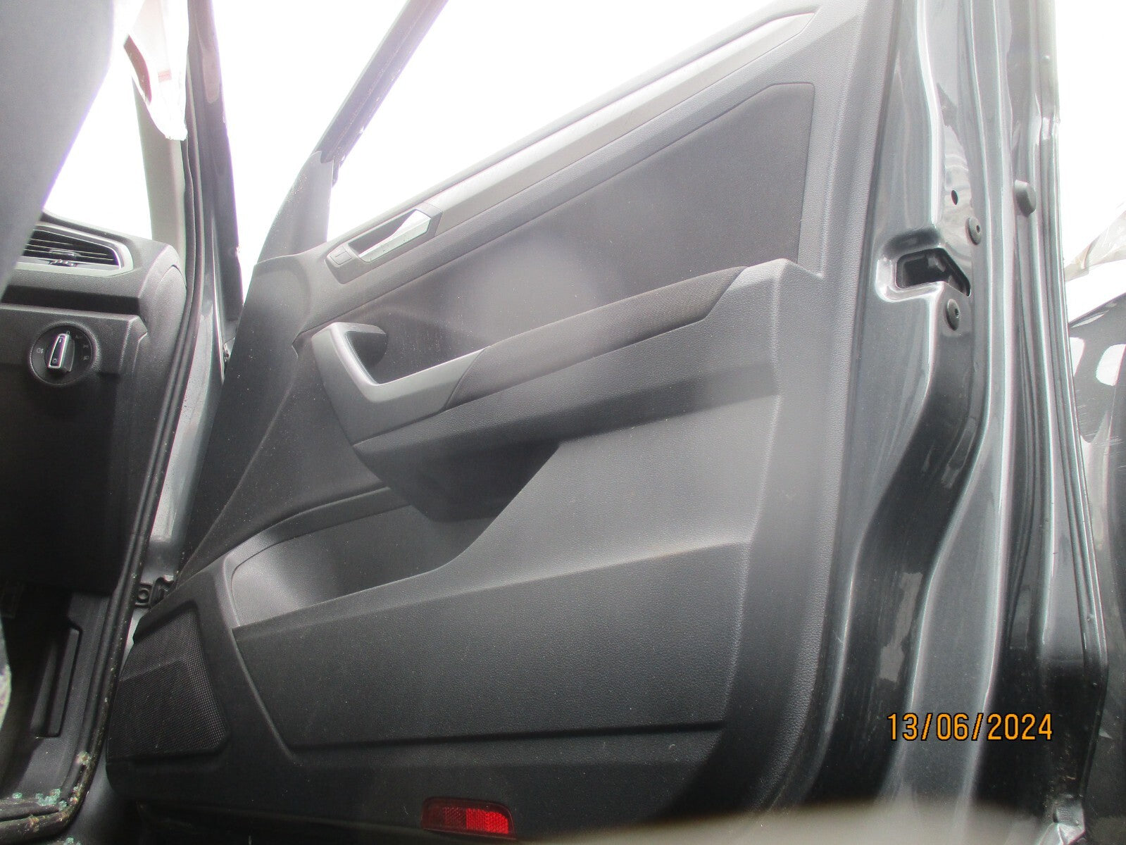 2020 VW VOLKSWAGEN T ROC OSF DRIVER SIDE FRONT DOOR CARD PANEL