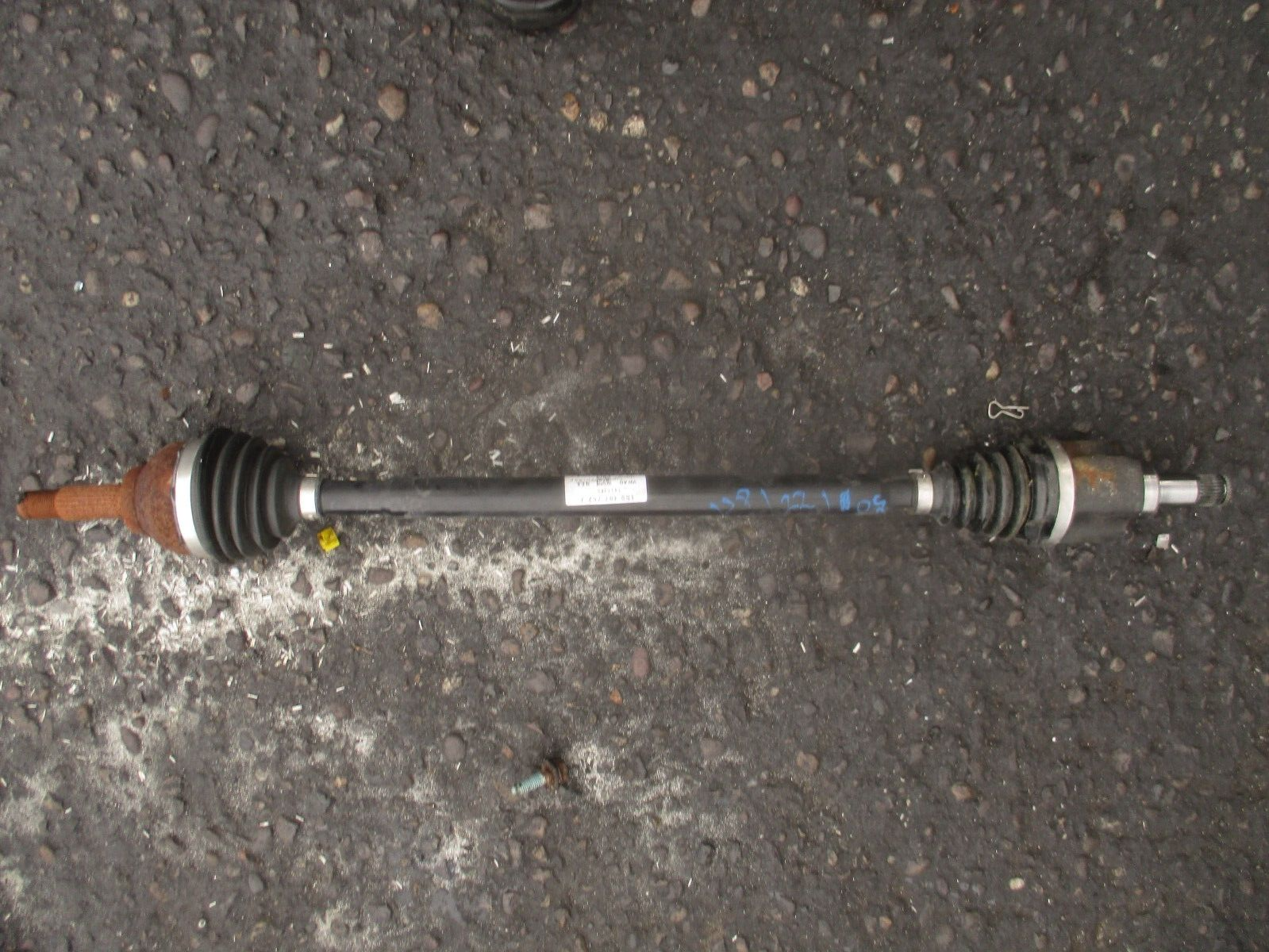2022 VOLKSWAGEN UP MK1 OSF DRIVER SIDE FRONT RIGHT DRIVESHAFT 1S0407762J