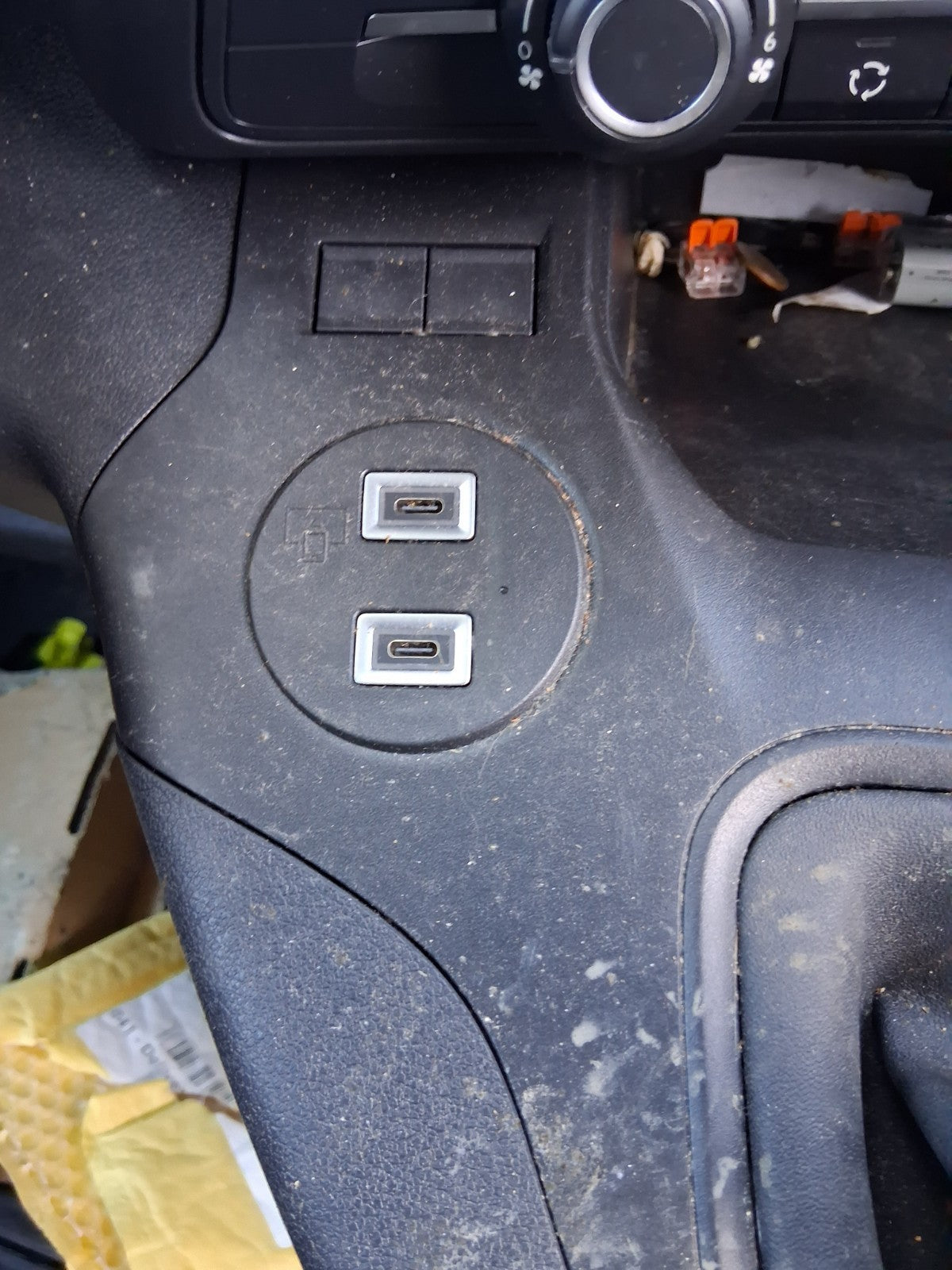 2024 CITROEN BERLINGO MK3 K9 POWER OUTLET SOCKET USB PORT WITH TRIM PANEL