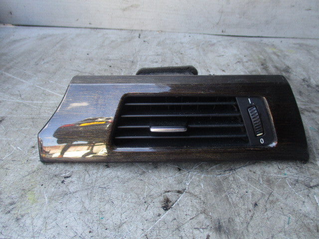2010 BMW 1 SERIES E 82 DRIVER SIDE AIR VENT DASHBOARD  FRESH AIR GRILLE