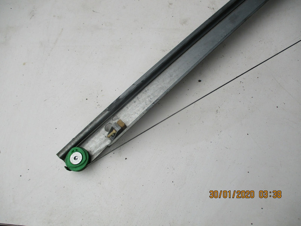MERCEDES SPRINTER W906 2013 OSF DRIVER FRONT WINDOW REGULATOR MOTOR A9067200146