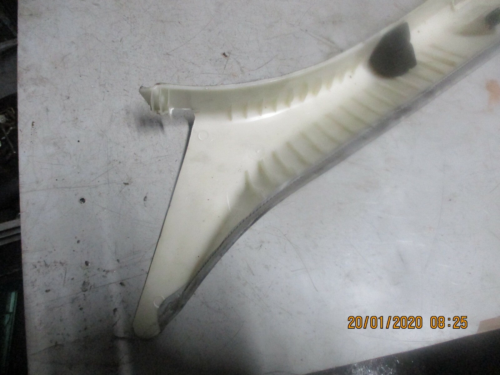 LAND ROVER DISCOVERY L550 2015OS DRIVER INTERIOR DOOR PILLAR TRIM FK7203510AE8LB