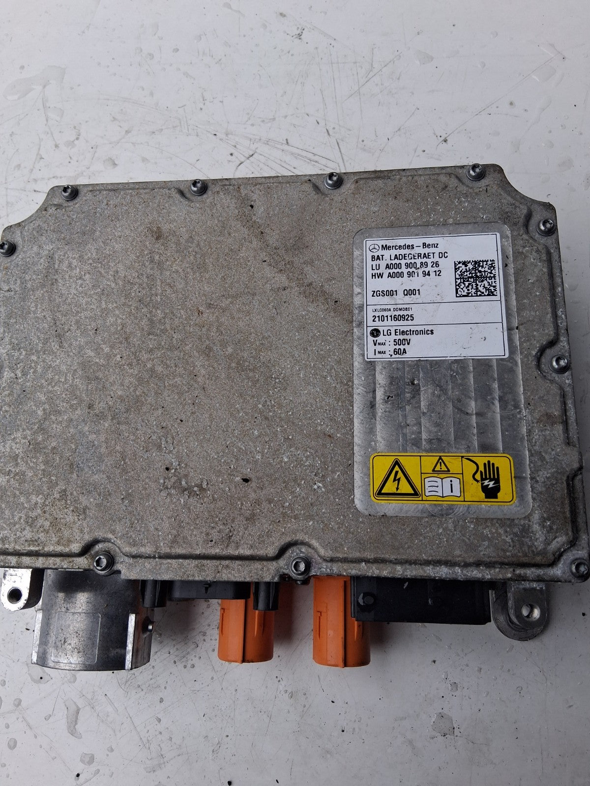 2021 MERCEDES A CLASS INVERTER VOLTAGE CONVERTER A0009008926