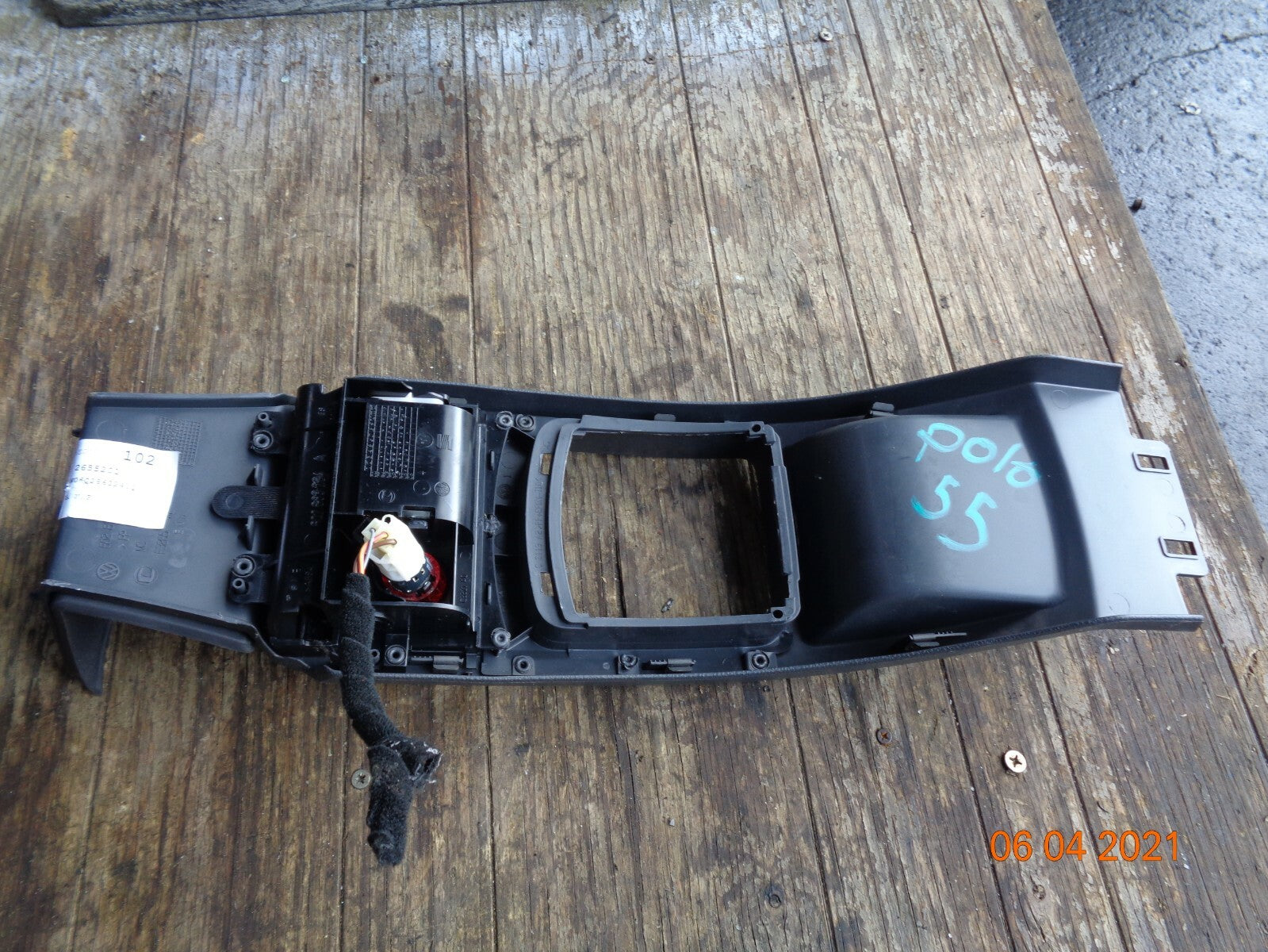 VW VOLKSWAGEN POLO MK4 9N GEAR LEVER CENTRE CONTROL CONSOE 6q2863241Q