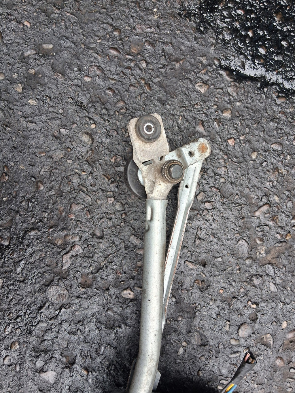 KIA SPORTAGE MK3 2012 FRONT WINDSCREEN WIPER MOTOR & LINKAGES