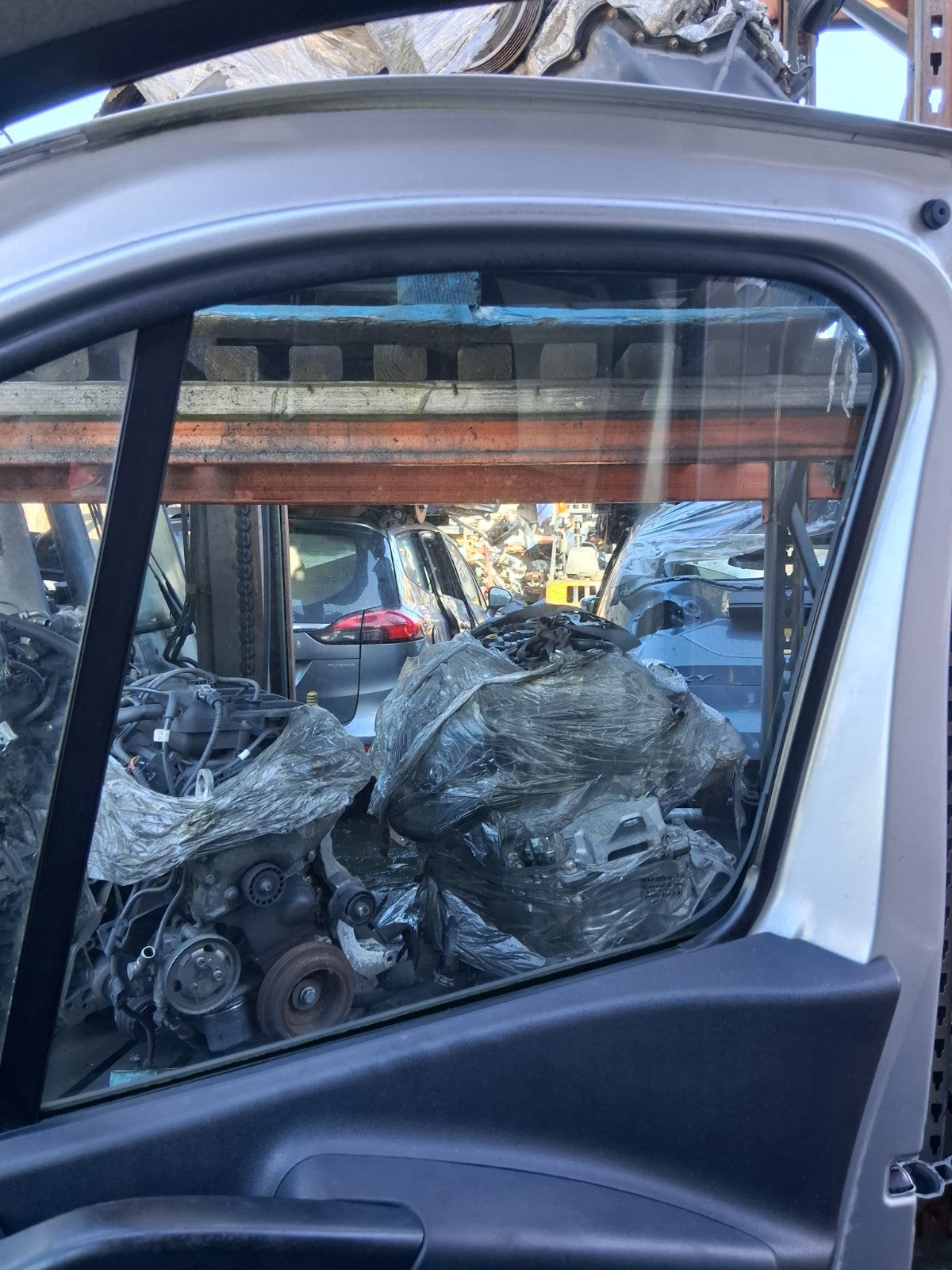 2017 VAUXHALL VIVARO MK2 OSF DRIVER SIDE FRONT RIGHT MAIN WINDOW GLASS