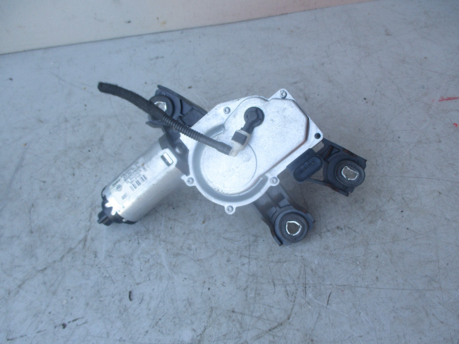 VW VOLKSWAGEN PASSAT B6 REAR WIPER MOTOR 53032812