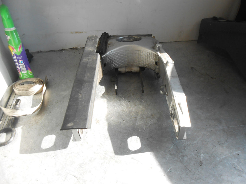 SUZUKI GSXR600 GSX-R600 V SRAD 1996 REAR FORK SWINGING SWING ARM BARE