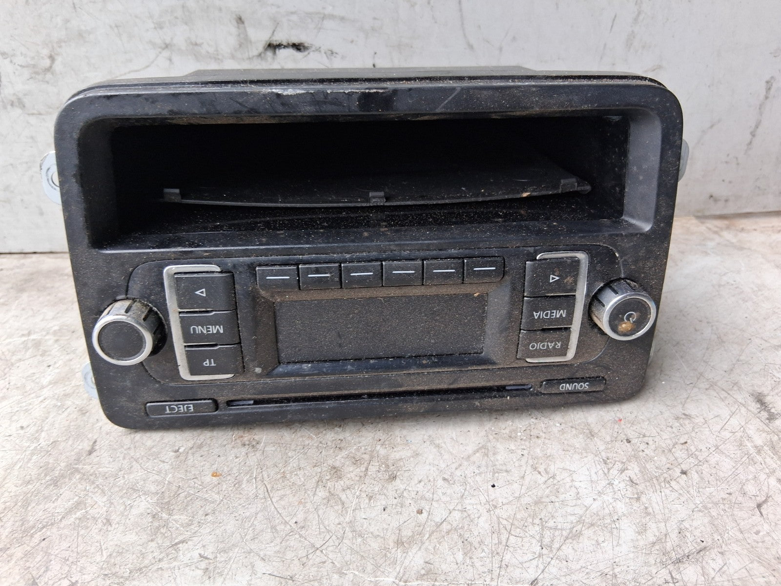 2011 VW VOLKSWAGEN GOLF RADIO CD PLAYER MULTIMEDIA STEREO HEAD UNIT 5K0035156A