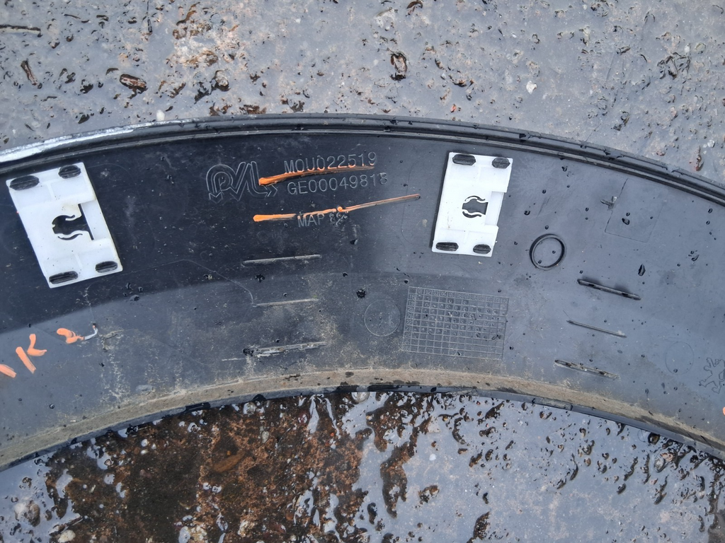 2017 PEUGEOT 308 MK2 NSR PASSENGER SIDE REAR LEFT WHEEL ARCH TRIM 98233005XY