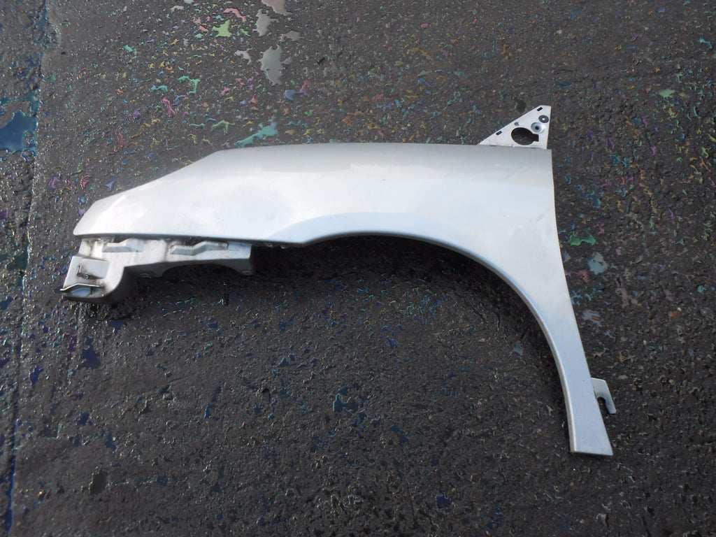 PEUGEOT 807 2005 NSF PASSENGER SIDE FRONT PLASTIC WING PANEL SILVER