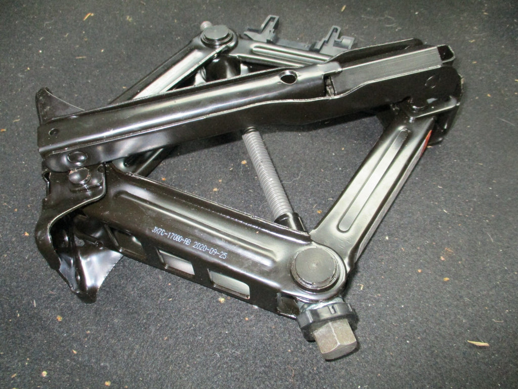 FORD FOCUS MK4 2021 WHEEL LIFTING JACK WITH HANDLE METAL
