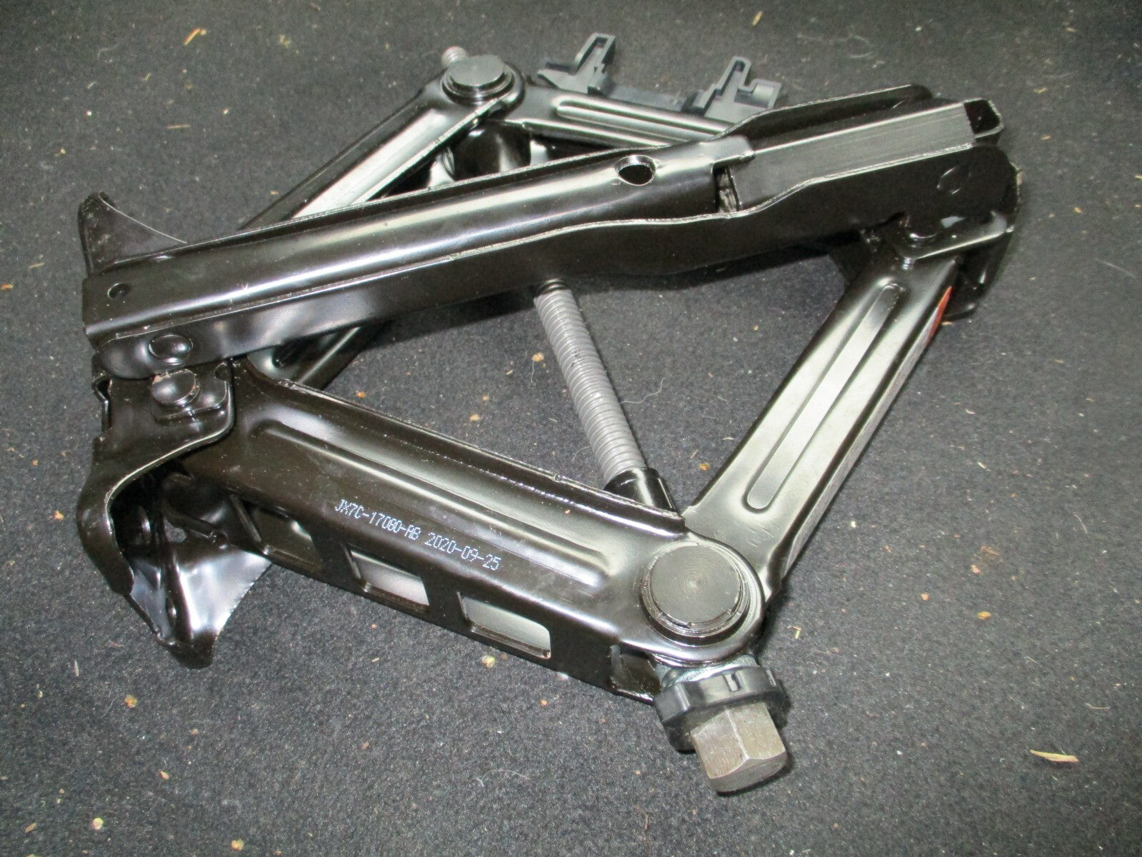 FORD FOCUS MK4 2021 WHEEL LIFTING JACK WITH HANDLE METAL