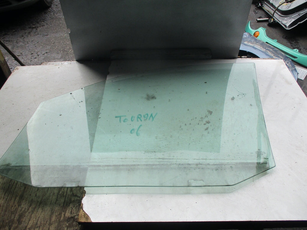 VW VOLKSWAGEN TOURAN MK1 2.0 TDI 2006 DRIVER OFF SIDE FRONT GLASS