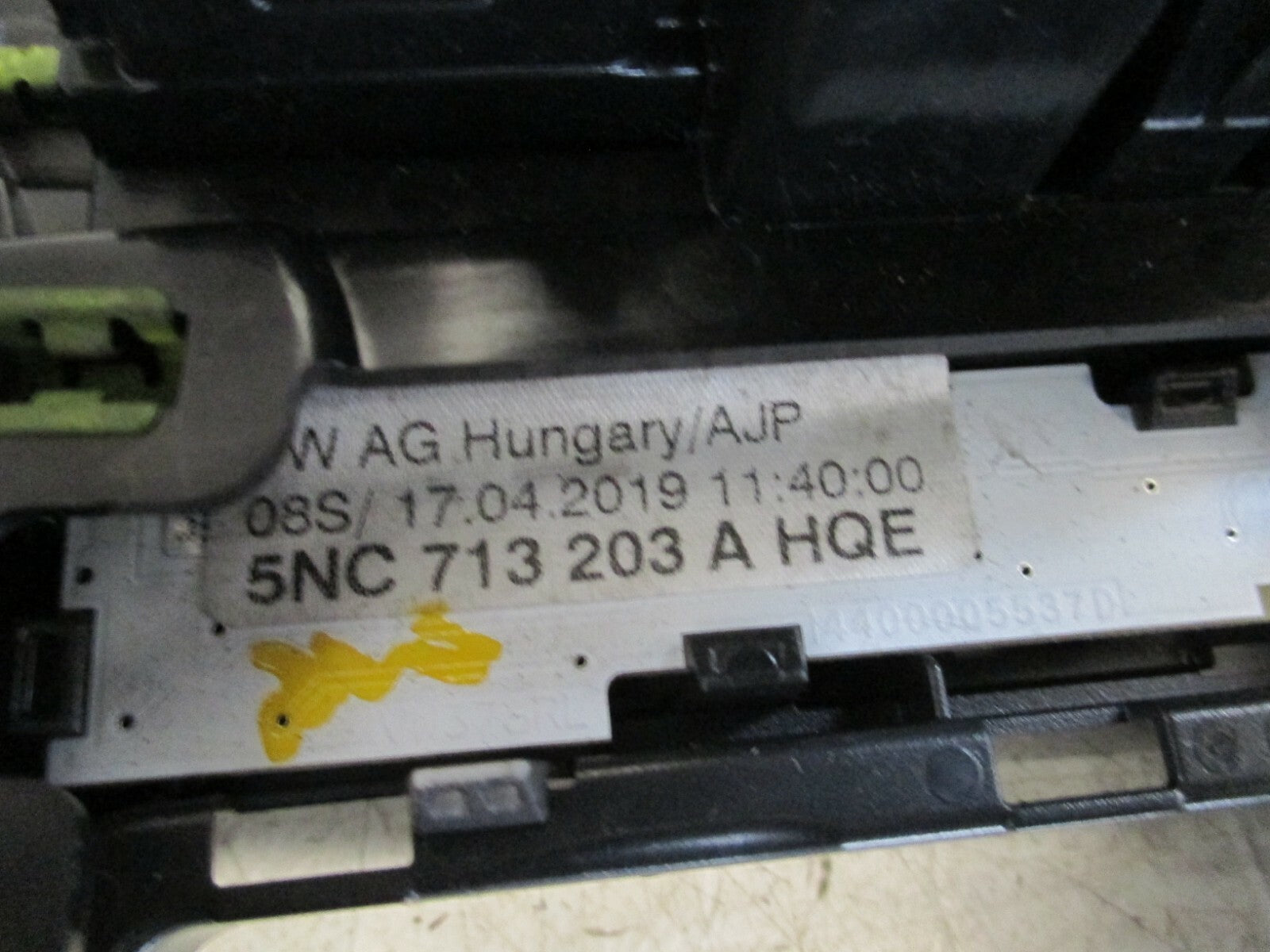 VOLKSWAGEN TIGUAN MK2 2019 CENTRE CONSOLE GEAR SELECTOR SURROUND 5NC713203
