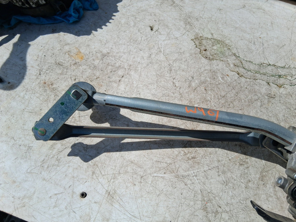 2021 MERCEDES SPRINTER W907 FRONT WIPER MOTOR & LINKAGE W000087789