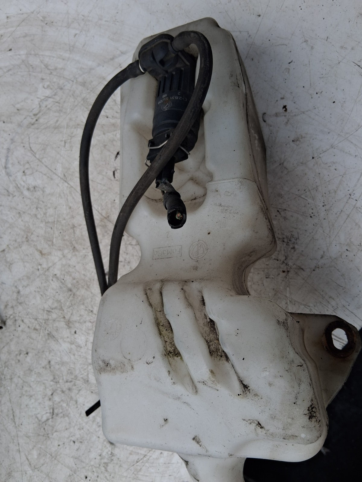 2010 FIAT 500 LOUNGE MK1 FRONT WINDSCREEN WASHER BOTTLE TANK RESERVOIR