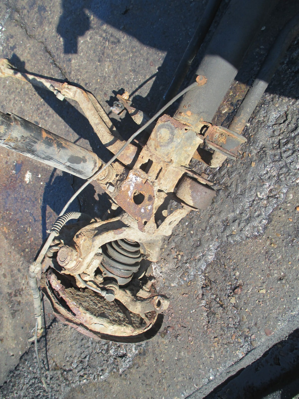 LAND RANGE ROVER 1996 DT136 2.4 DIESEL 134BHP 256T FRONT DIFF AXLE HUB CALIPER