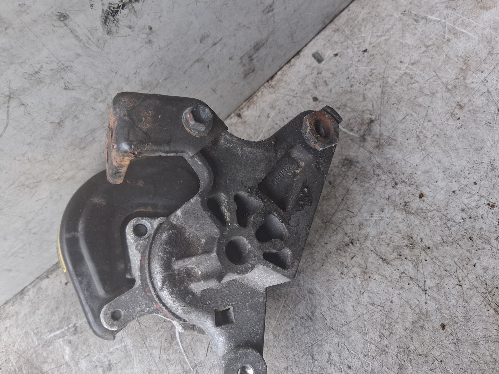 2011 TOYOTA ESTIMA MK3 2.4 PETROL HYBRID NS PASSENGER SIDE ENGINE MOUNT