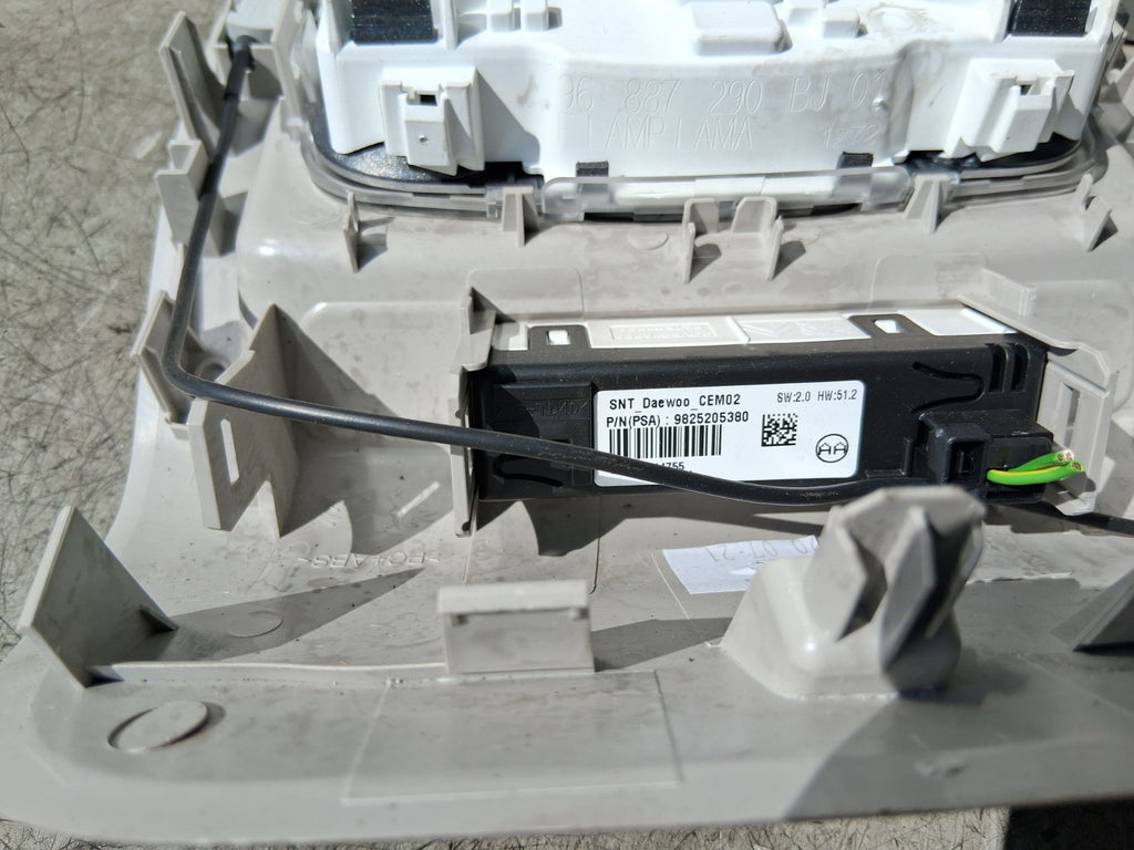 2021 CITROEN C3 MK3 INTERIOR FRONT ROOF READING LIGHT 9825205380