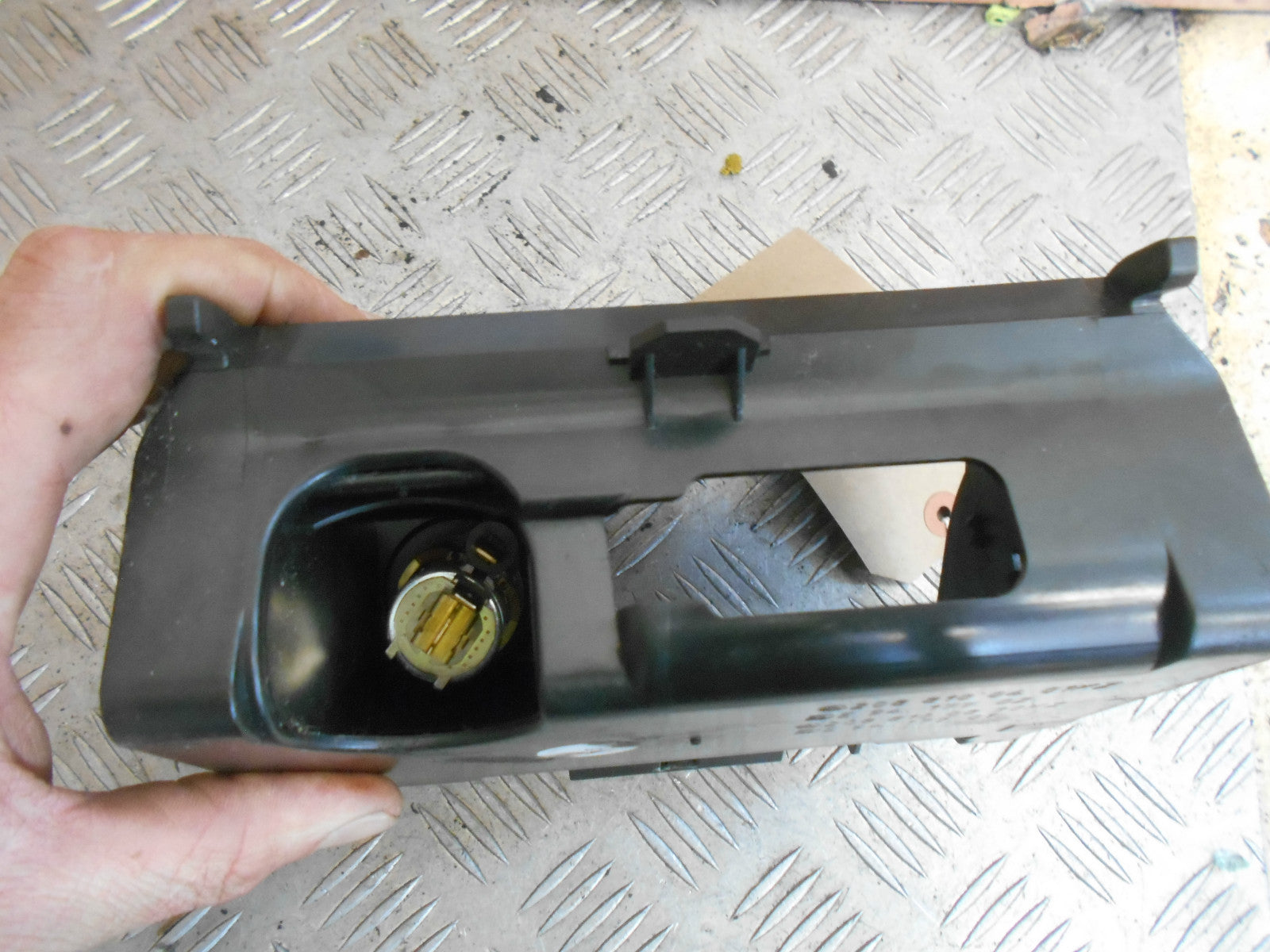 MERCEDES 2001 320 CLK ASH TRAY STORAGE COMPARTMENT 12V SOCKET 2088100401