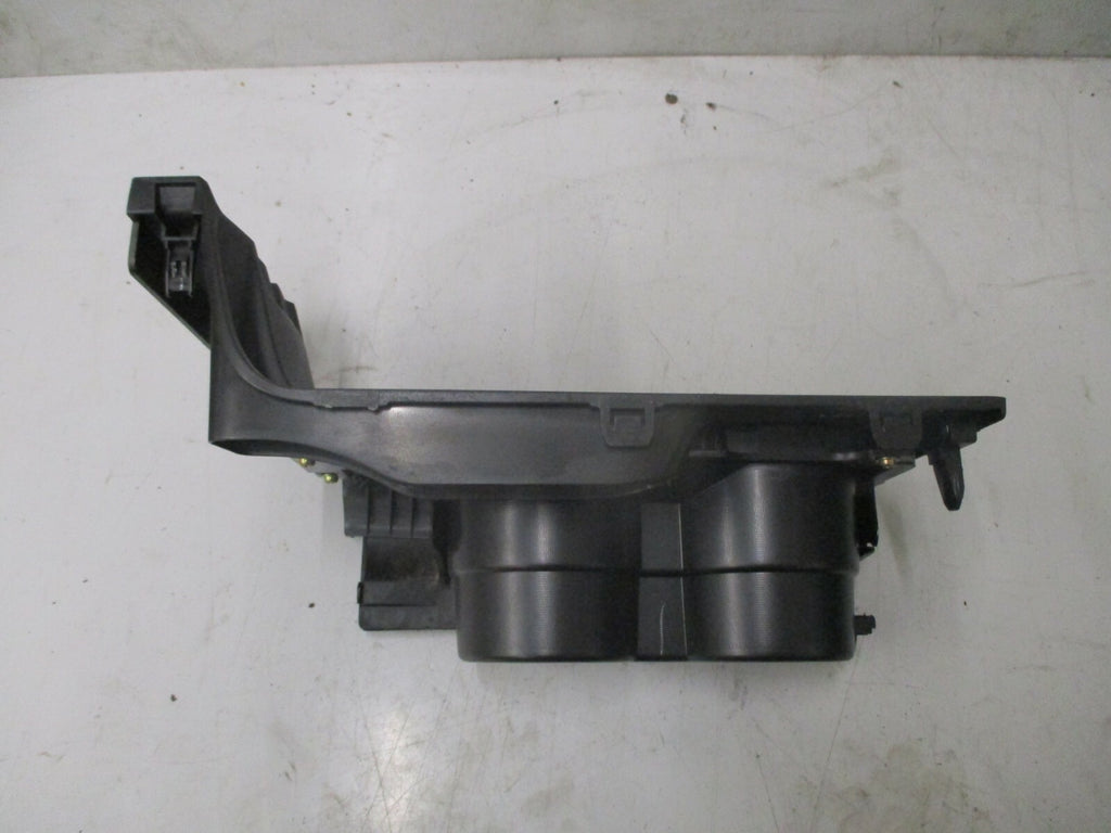 MAZDA 3 TS 2004 CENTRE CONSOLE CUP DRINKS HOLDER PLASTIC STORAGE CUBBY BP4K64361