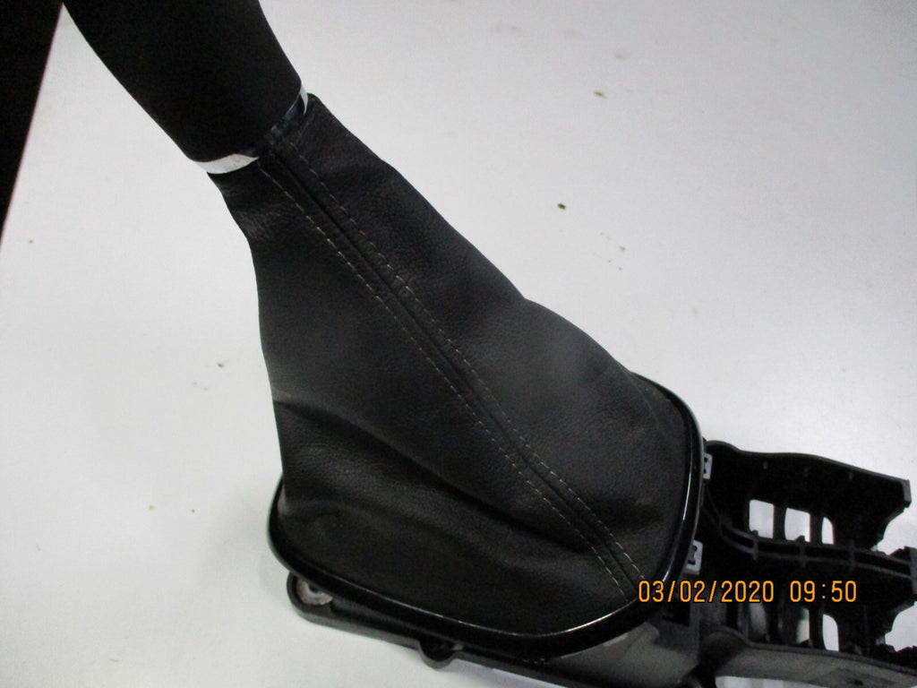 VAUXHALL VIVA 2017 5 SPEED MANUAL GEAR STICK KNOB GAITER 688309947 55489832