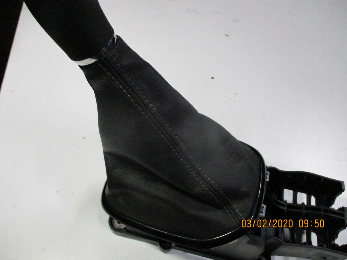 VAUXHALL VIVA 2017 5 SPEED MANUAL GEAR STICK KNOB GAITER 688309947 55489832