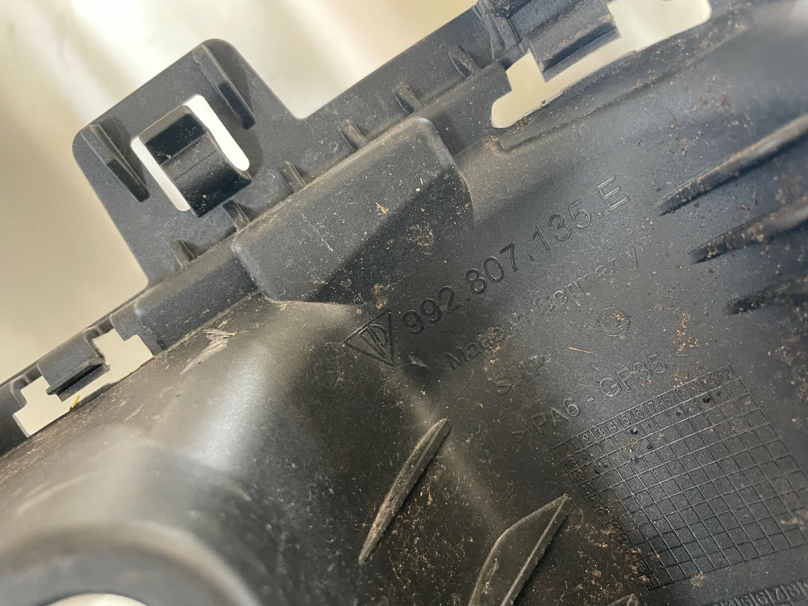 PORSCHE 2019 911 992 CARRERA 4S FRONT BRACKET MOULDING SUPPORT SPARES OR REPAIR