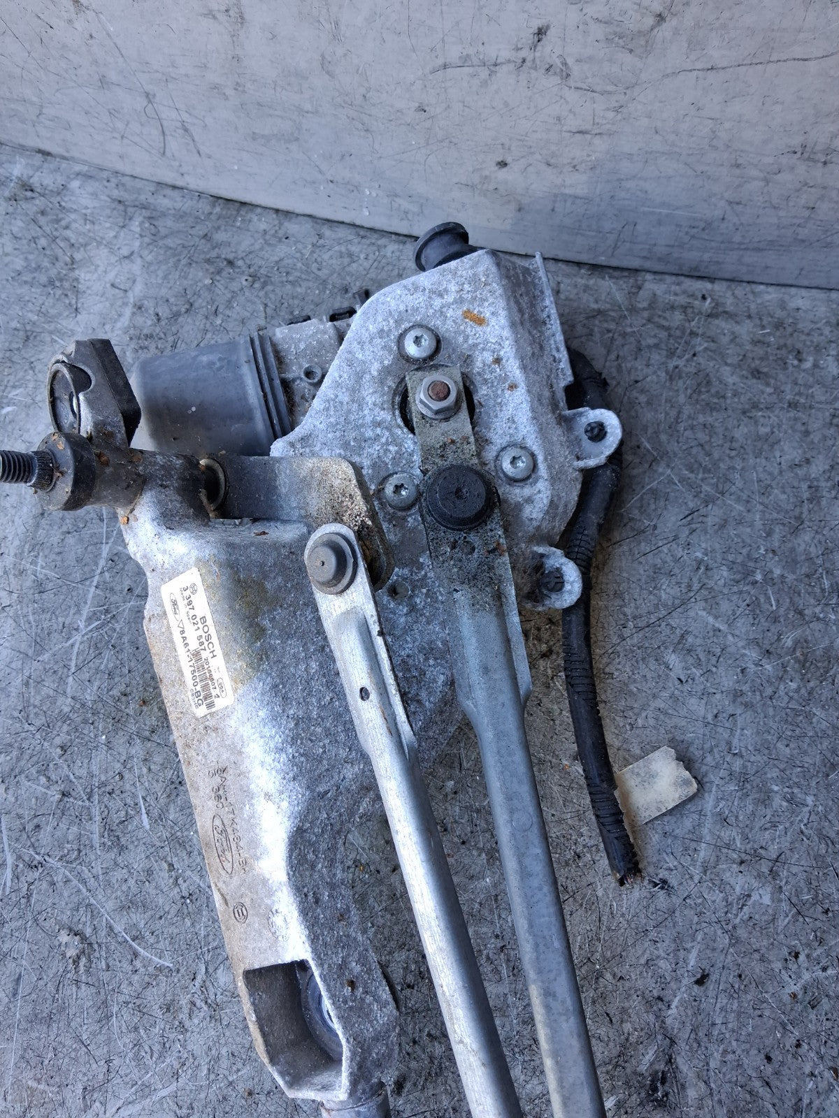 2017 FORD FIESTA MK7 FRONT WINDSCREEN WIPER MOTOR 8A6117500BG
