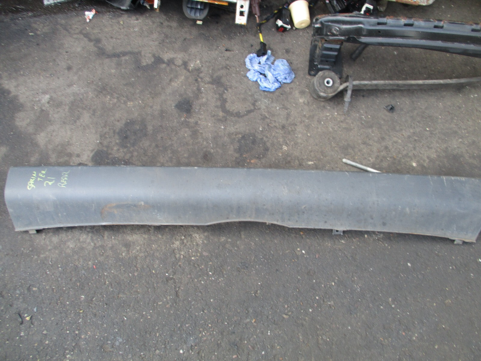 2021 MERCEDES BENZ W907 SPRINTER REAR CENTER MIDDLE BUMPER
