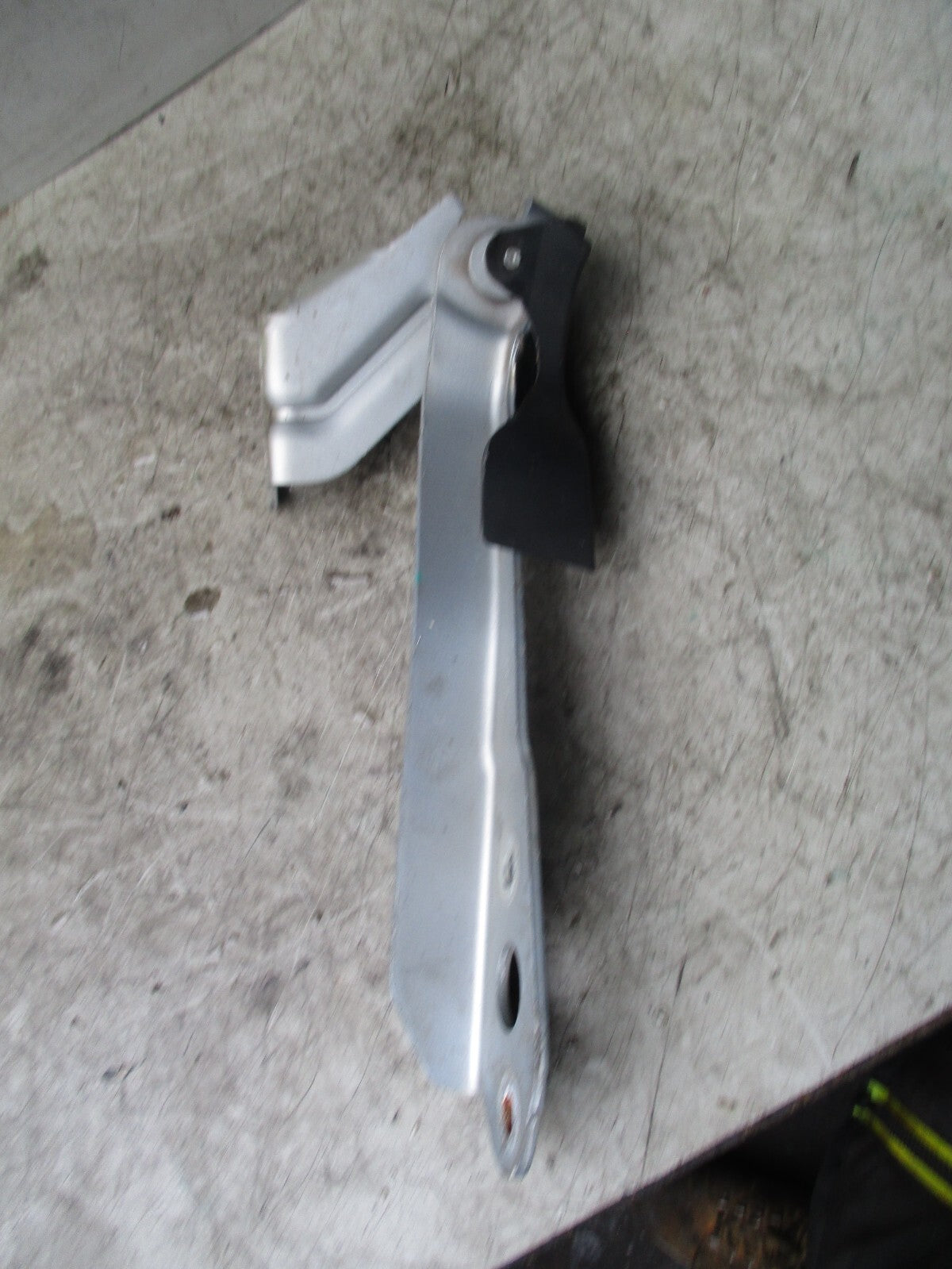 2013 RENAULT MASTER MK3 BONNET HINGES PAIR  654010006R