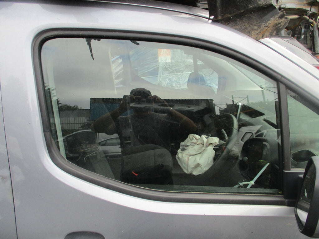 2019 VAUXHALL COMBO E MK4 OS DRIVER SIDE FRONT WINDOW GLASS