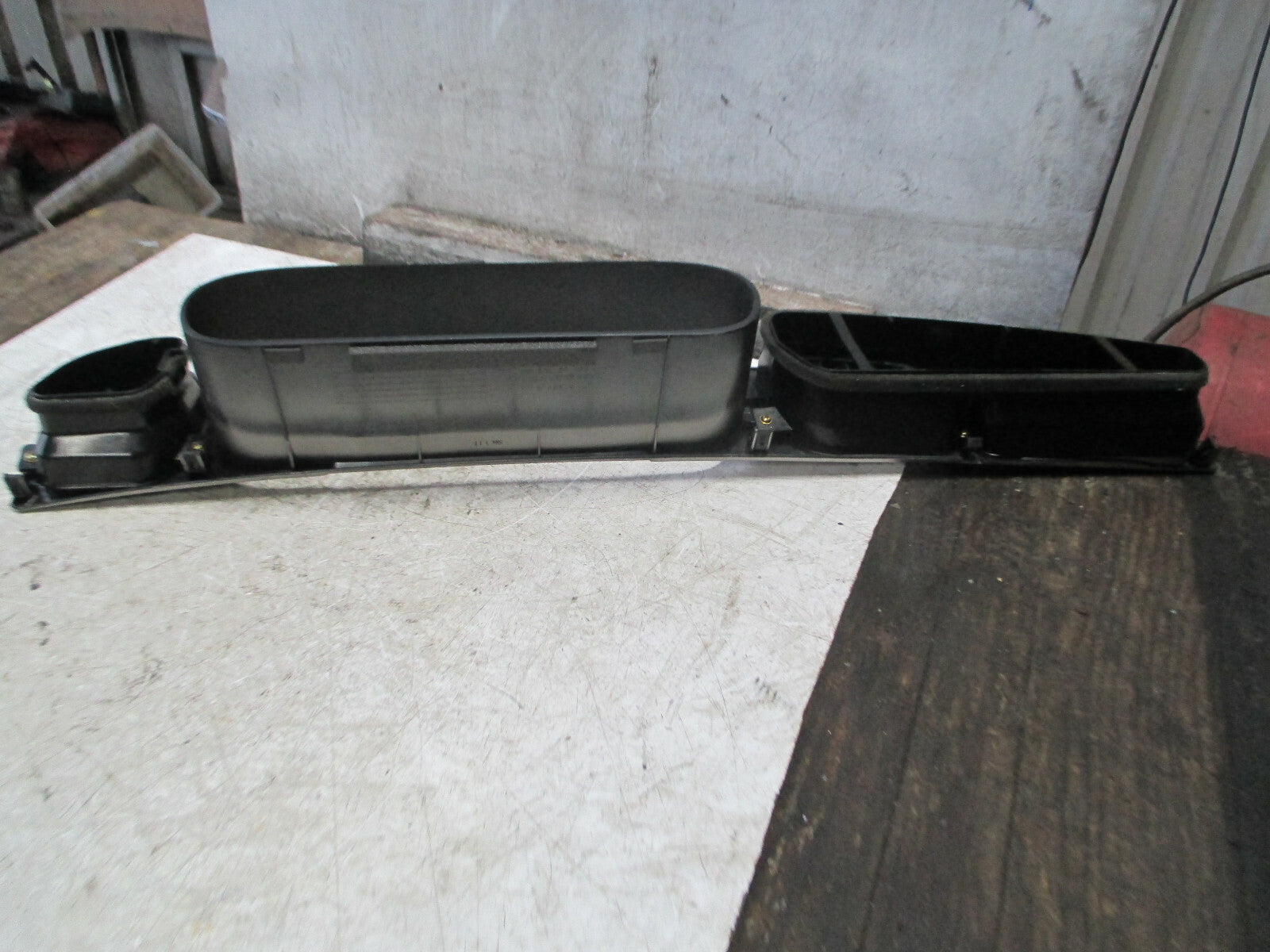 KIA SEDONA 2004 MK1 DASHBOARD SPEEDOMETER SURROUND UNIT 55E55420