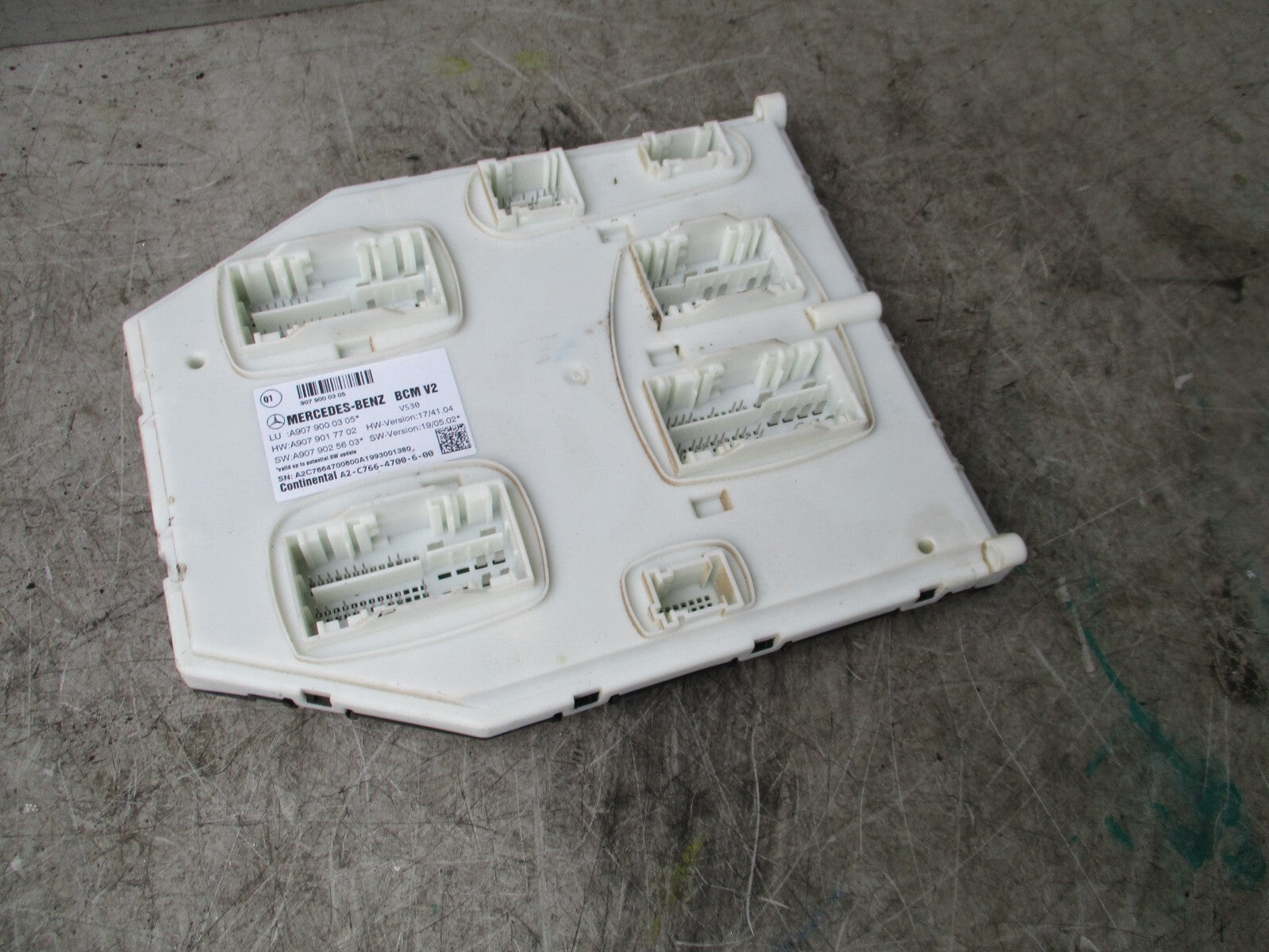 MERCEDES BENZ SPRINTER W907 2019 BCM BODY CONTROL MODULE A9079000305