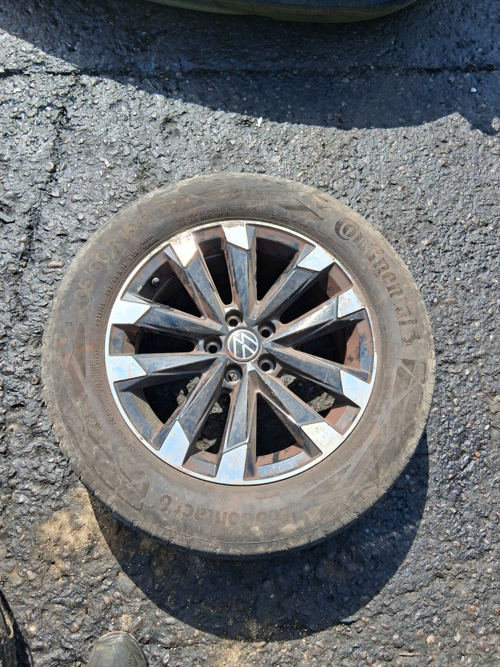VW VOLKSWAGEN T CROSS 2021 16 INCH ALLOY WHEEL WITH TYRE 205/60R16 2GM601025C