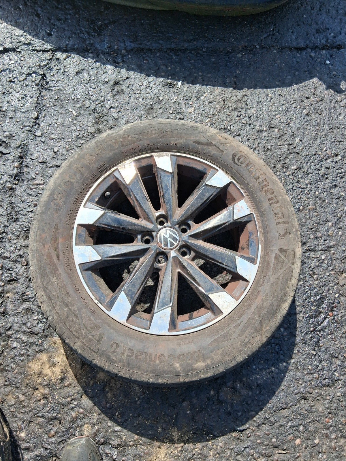 VW VOLKSWAGEN T CROSS 2021 16 INCH ALLOY WHEEL WITH TYRE 205/60R16 2GM601025C