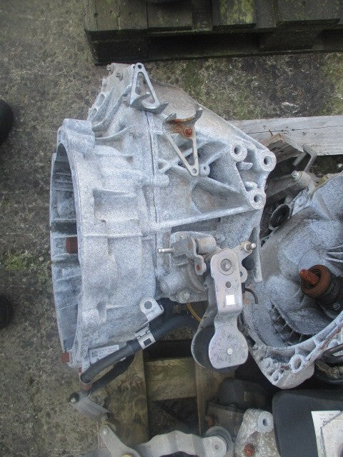 MERCEDES BENZ 2017 A CLASS W176 1.5 DIESEL 6 SPEED MANUAL GEARBOX A1762610101