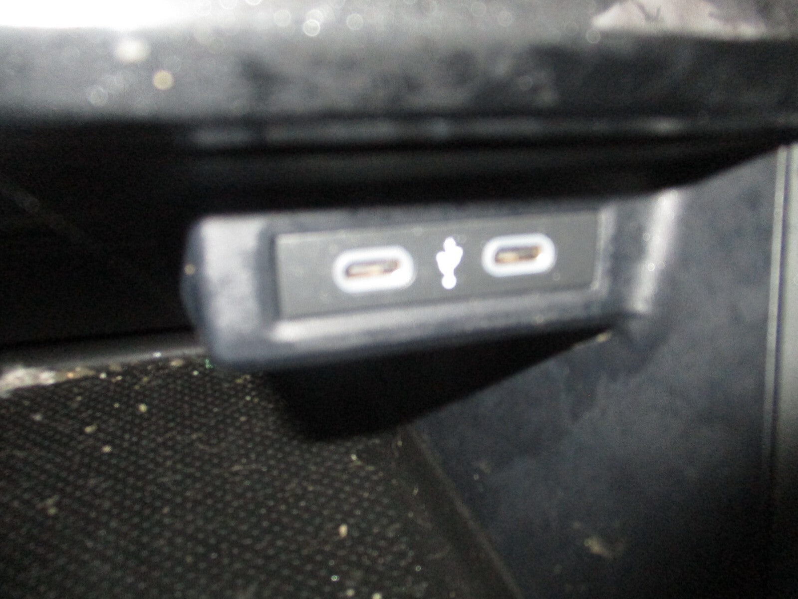 2023 VW VOLKSWAGEN T CROSS USB MULTIMEDIA PORT SOCKET TYPE C