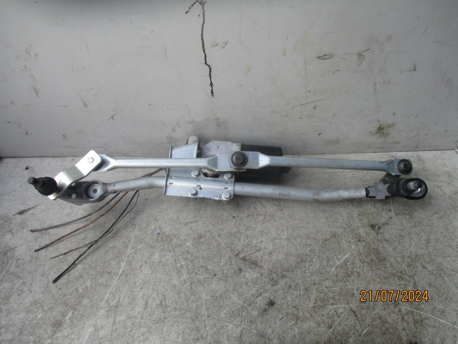 BMW 1 SERIES E82 2009 FROPNT WINDSCREEN WIPER MOTOR LINKAGES