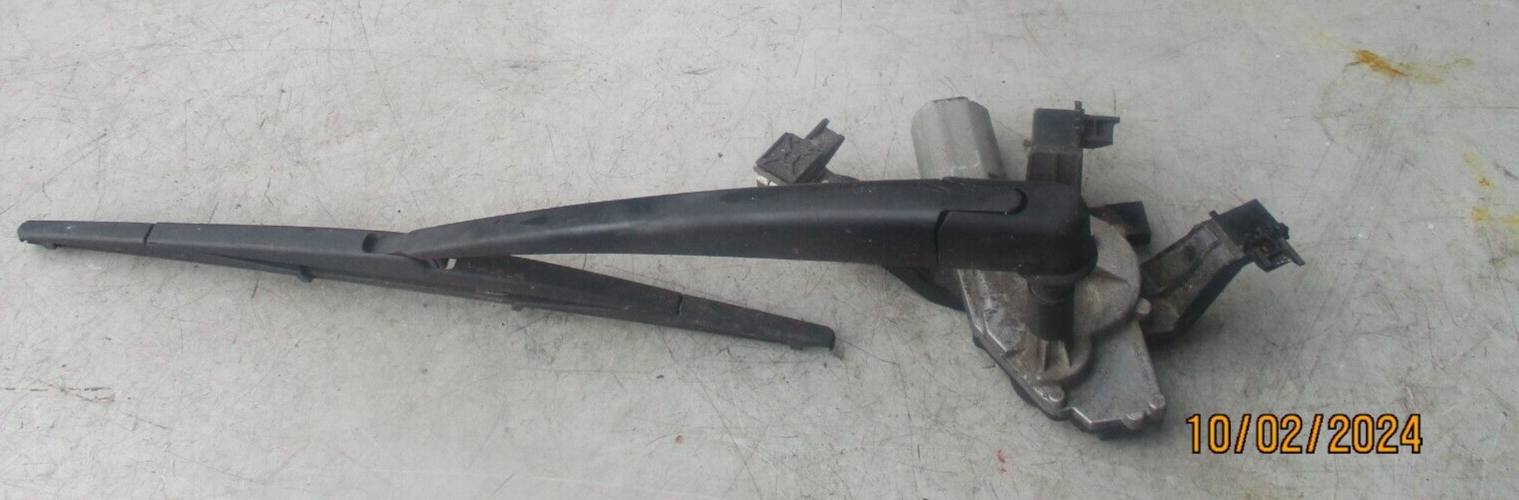 2010 PEUGEOT 207 REAR WINDSCREEN WIPER MOTOR WITH WIPER ARM 0390201813